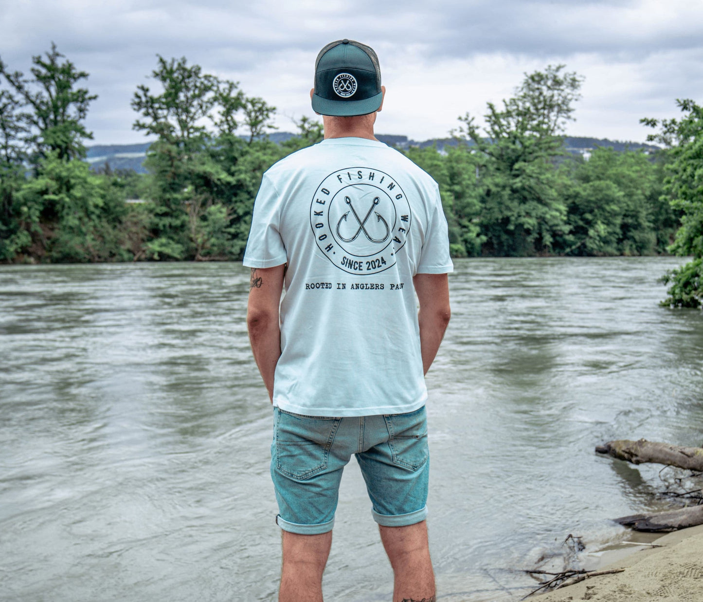 Hooked Fishing Wear Logo Unisex T-Shirt Weiss Hooked Fishing Wear