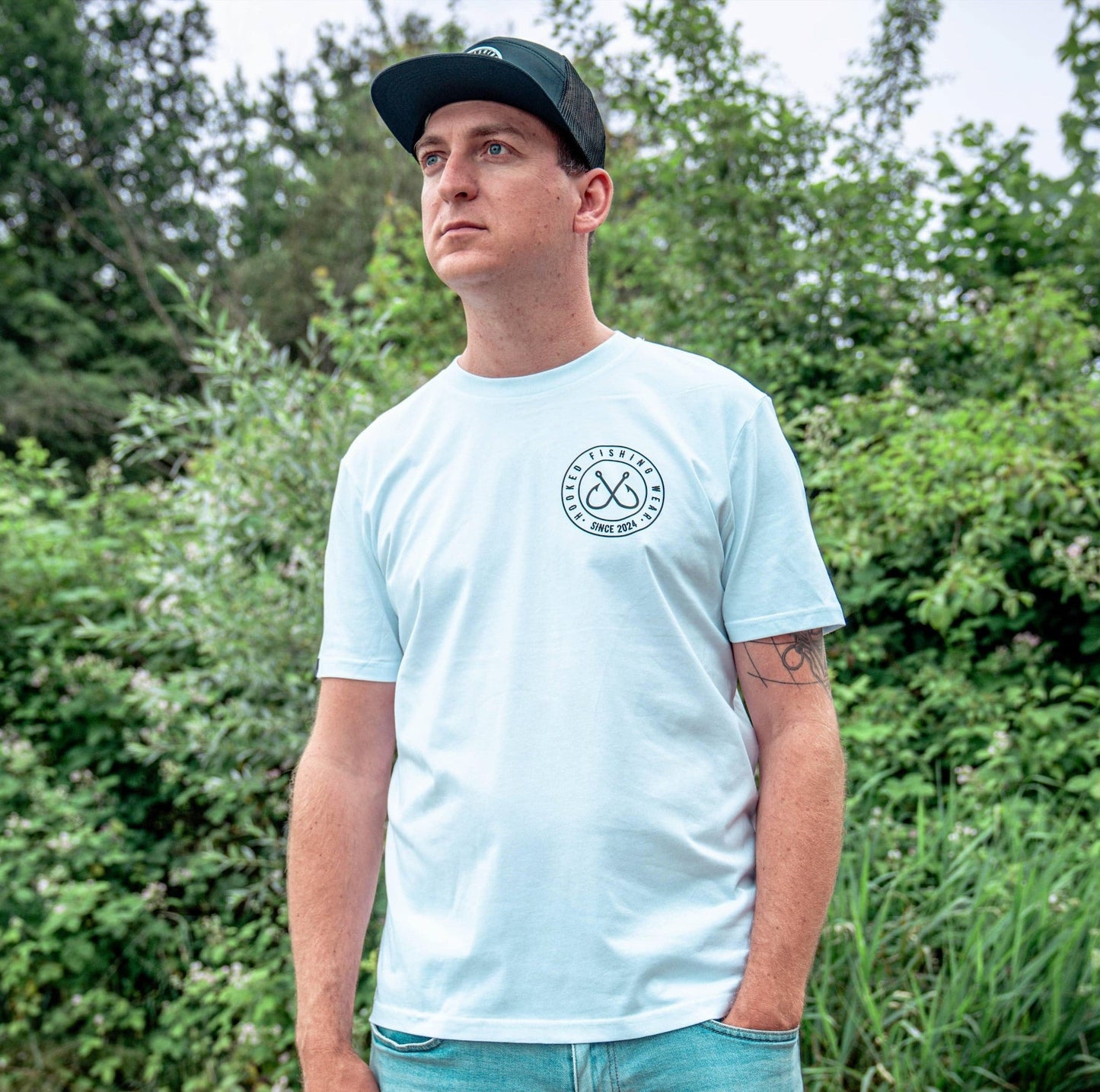 Hooked Fishing Wear Logo Unisex T-Shirt Weiss Hooked Fishing Wear